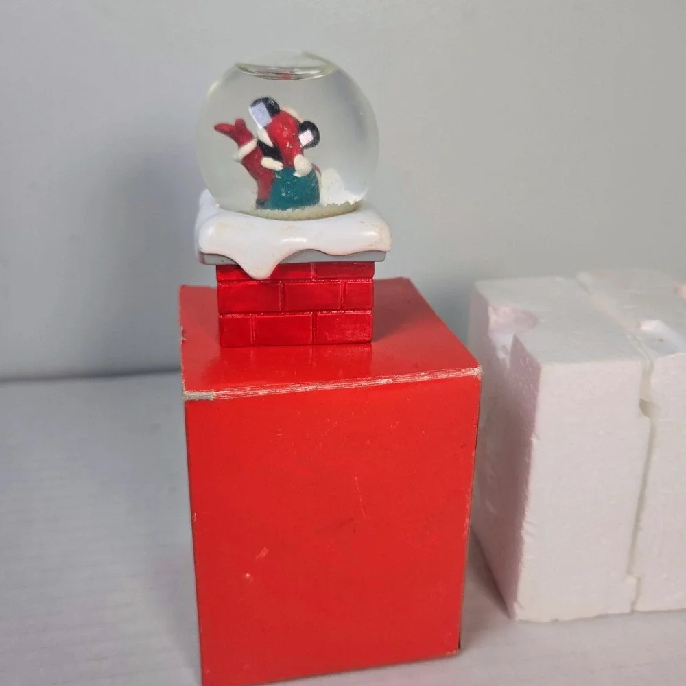 Disney Mickey Mouse‎ Snow Globe 2002 JCPenney Christmas Chimney